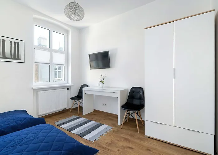 Comfortable Near The Old Town By Renters Apartment Poznan